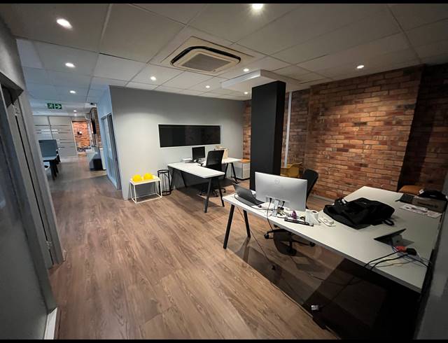 190M² OFFICE TO LET IN GREEN POINT